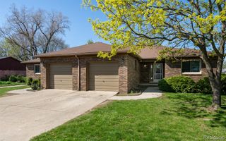16931 General Avenue, Fraser, MI 48026