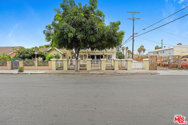 972 W 47th Street, Los Angeles, CA 90037