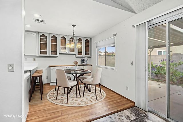 7325 Sunsilver Ln, Sacramento, CA 95828