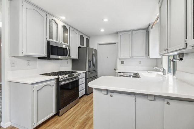 7325 Sunsilver Ln, Sacramento, CA 95828