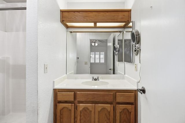 7325 Sunsilver Ln, Sacramento, CA 95828