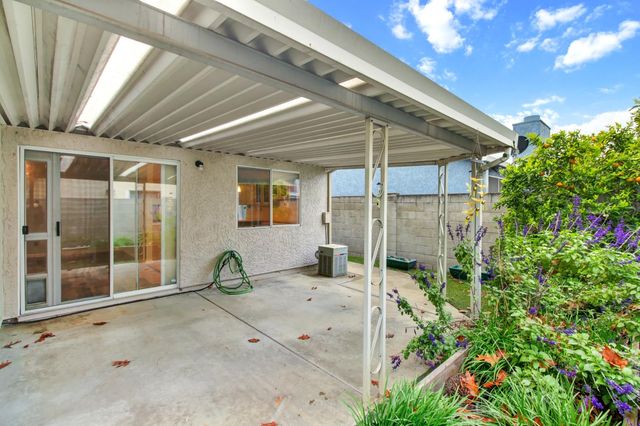 7325 Sunsilver Ln, Sacramento, CA 95828