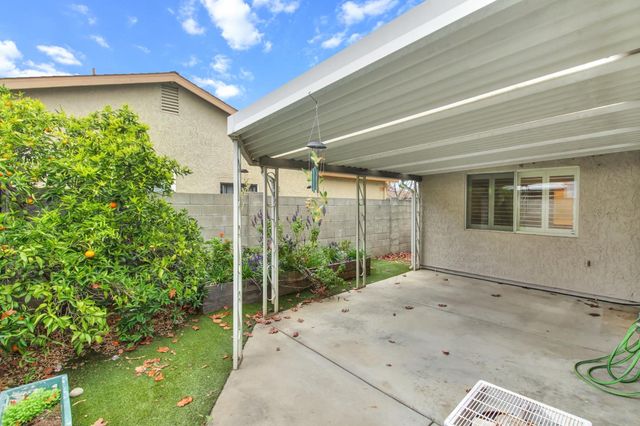 7325 Sunsilver Ln, Sacramento, CA 95828