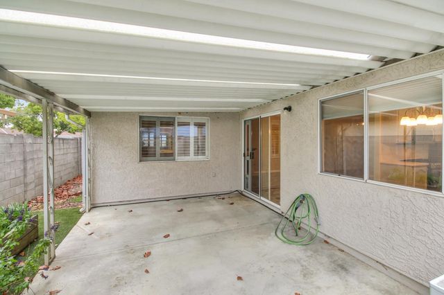 7325 Sunsilver Ln, Sacramento, CA 95828
