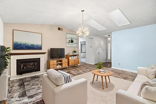 7325 Sunsilver Ln, Sacramento, CA 95828