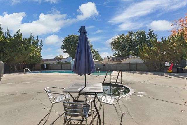 7325 Sunsilver Ln, Sacramento, CA 95828