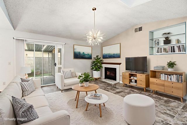 7325 Sunsilver Ln, Sacramento, CA 95828