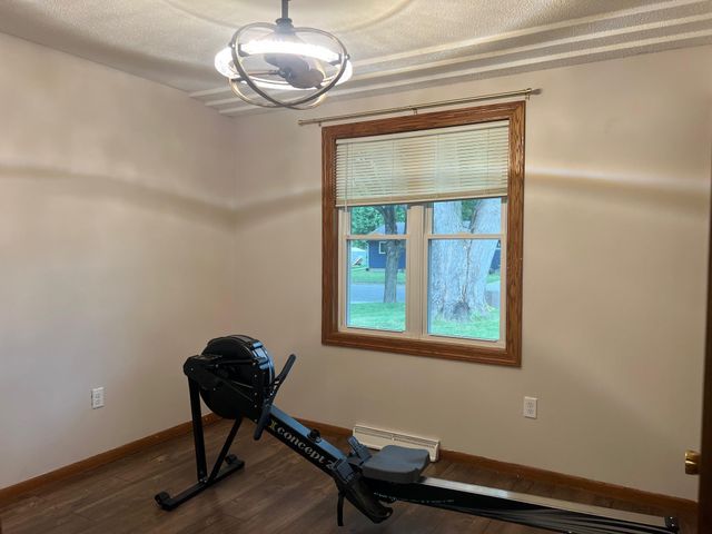 735 Sunset Street SW, Hutchinson, MN 55350