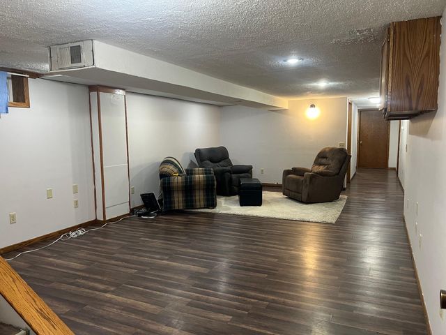 735 Sunset Street SW, Hutchinson, MN 55350