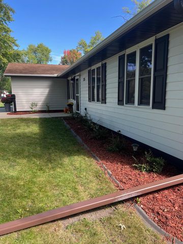 735 Sunset Street SW, Hutchinson, MN 55350