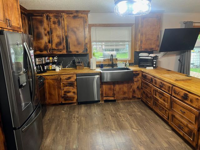 735 Sunset Street SW, Hutchinson, MN 55350