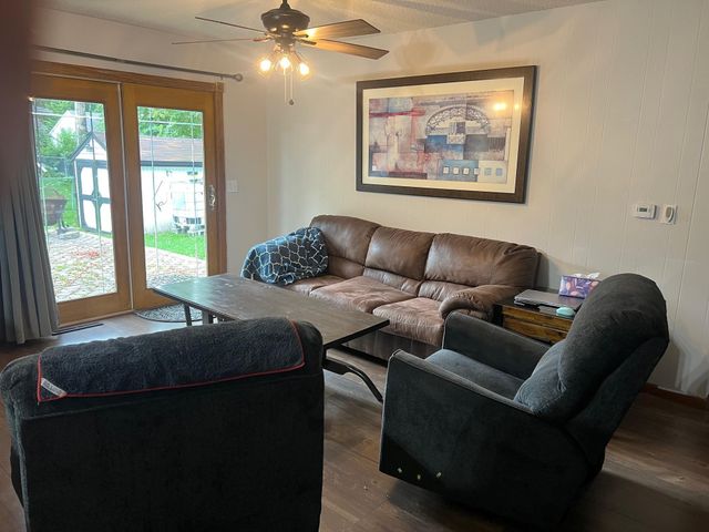 735 Sunset Street SW, Hutchinson, MN 55350