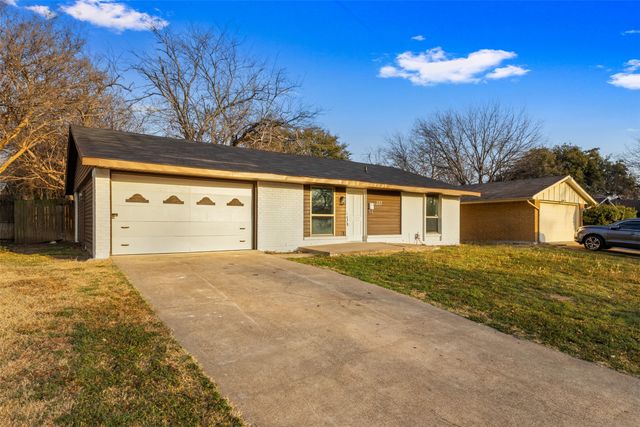 337 Meadowhill Drive, Garland, TX 75043