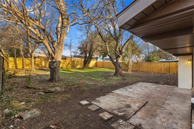 337 Meadowhill Drive, Garland, TX 75043