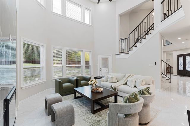 702 Linkcrest Drive, Duncanville, TX 75137