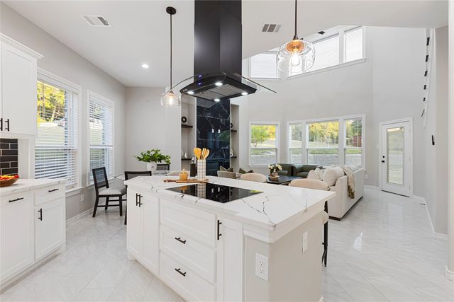 702 Linkcrest Drive, Duncanville, TX 75137