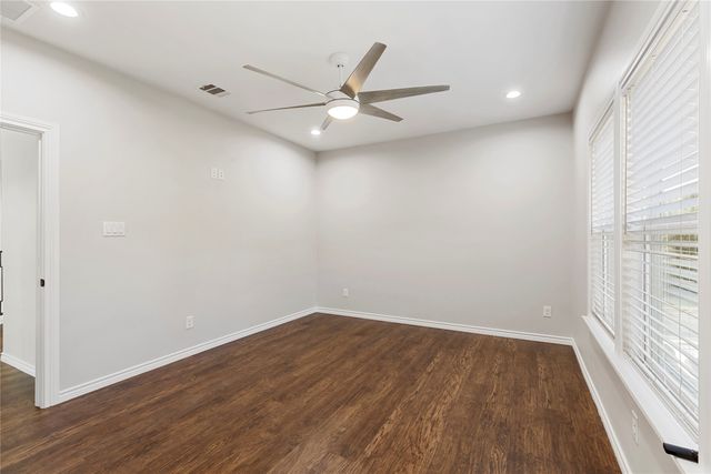 702 Linkcrest Drive, Duncanville, TX 75137