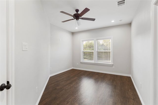 702 Linkcrest Drive, Duncanville, TX 75137