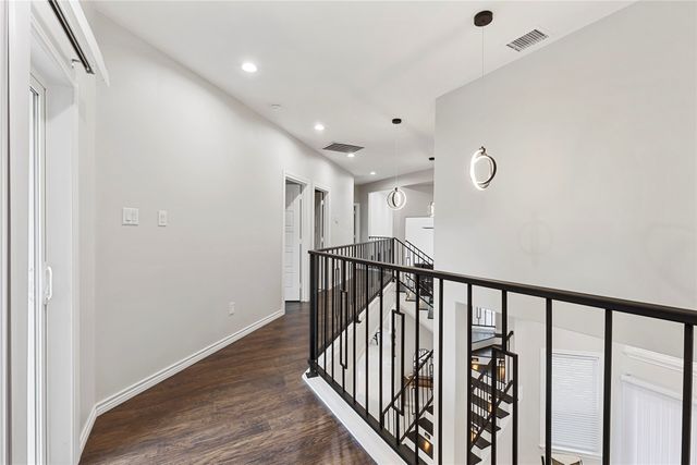 702 Linkcrest Drive, Duncanville, TX 75137