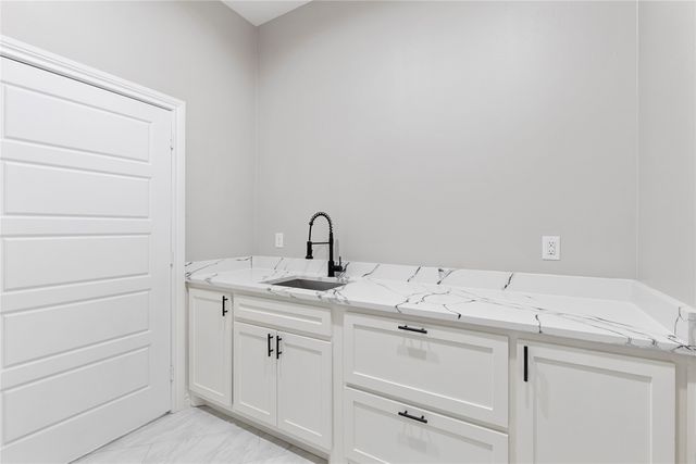 702 Linkcrest Drive, Duncanville, TX 75137