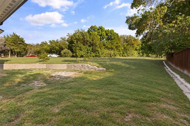 702 Linkcrest Drive, Duncanville, TX 75137