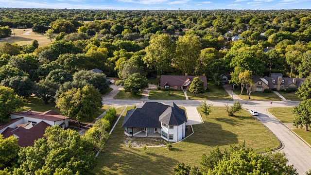 702 Linkcrest Drive, Duncanville, TX 75137