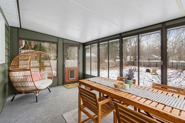 1527 Kingston Avenue, Kalamazoo, MI 49001