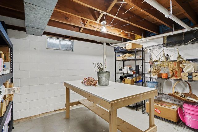 1527 Kingston Avenue, Kalamazoo, MI 49001