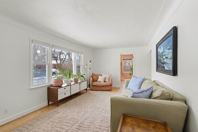 1527 Kingston Avenue, Kalamazoo, MI 49001