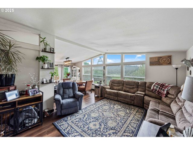 63562 DANIELS CREEK Rd, Coos Bay, OR 97420
