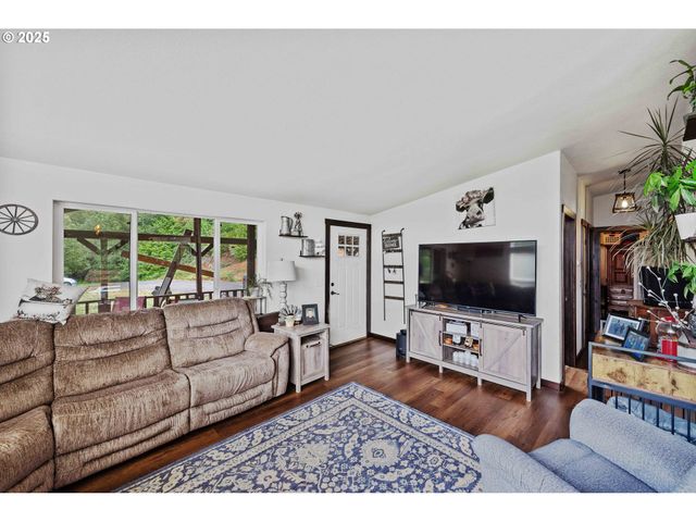 63562 DANIELS CREEK Rd, Coos Bay, OR 97420