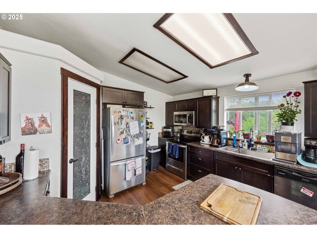 63562 DANIELS CREEK Rd, Coos Bay, OR 97420