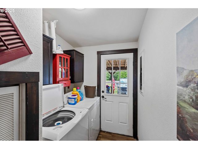 63562 DANIELS CREEK Rd, Coos Bay, OR 97420
