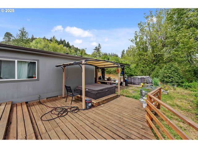 63562 DANIELS CREEK Rd, Coos Bay, OR 97420