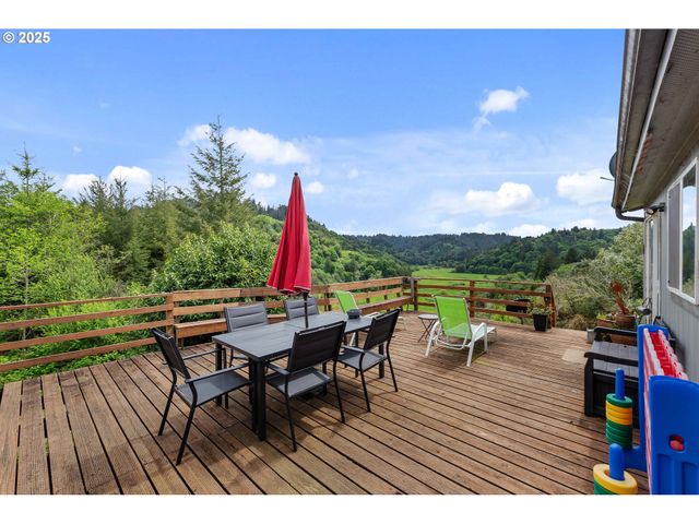 63562 DANIELS CREEK Rd, Coos Bay, OR 97420