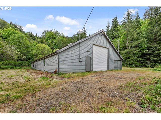 63562 DANIELS CREEK Rd, Coos Bay, OR 97420