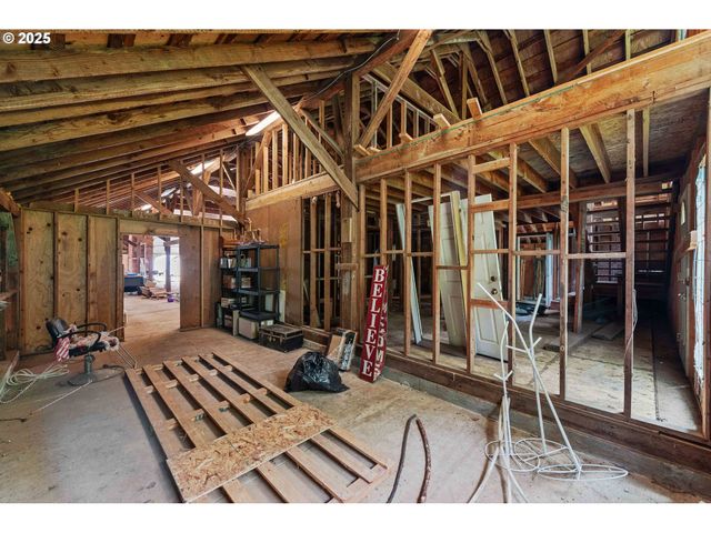63562 DANIELS CREEK Rd, Coos Bay, OR 97420