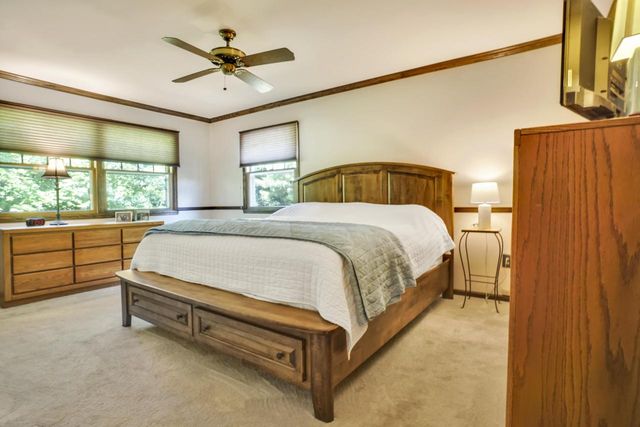 W210N11135 Mountbrooke DRIVE, Germantown, WI 53022