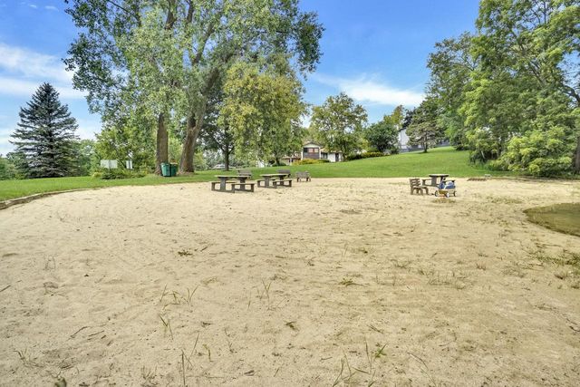 W210N11135 Mountbrooke DRIVE, Germantown, WI 53022