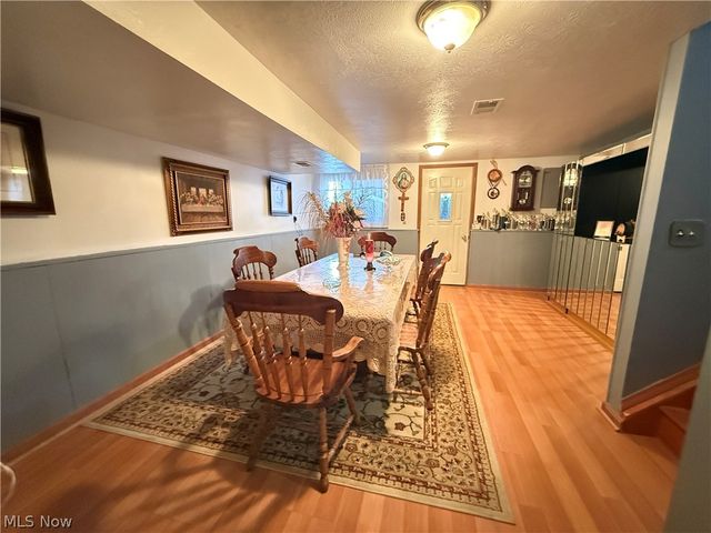 36360 Sunset Drive, Eastlake, OH 44095