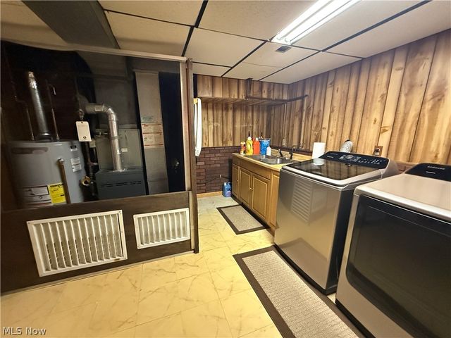 36360 Sunset Drive, Eastlake, OH 44095