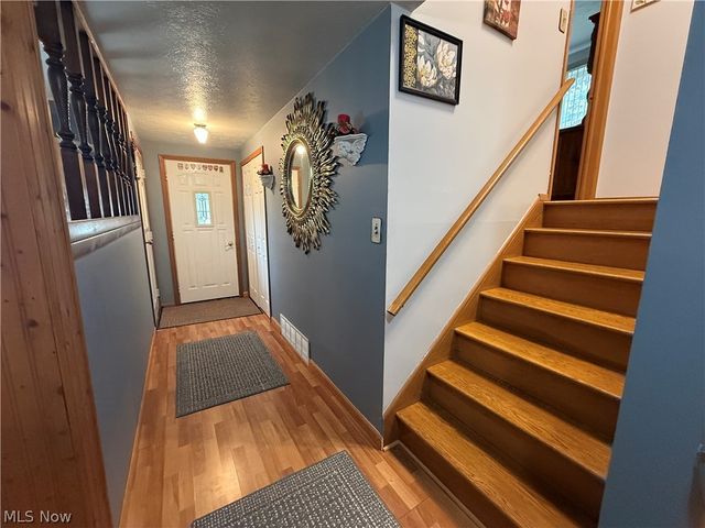 36360 Sunset Drive, Eastlake, OH 44095