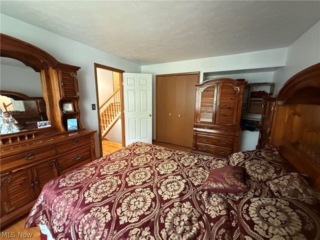 36360 Sunset Drive, Eastlake, OH 44095