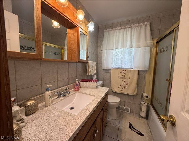 36360 Sunset Drive, Eastlake, OH 44095