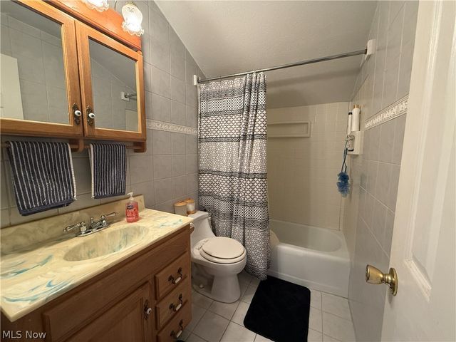 36360 Sunset Drive, Eastlake, OH 44095