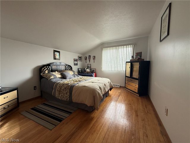 36360 Sunset Drive, Eastlake, OH 44095