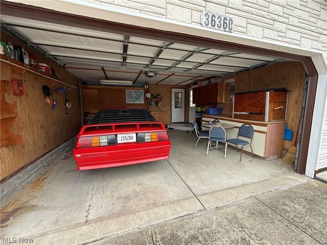 36360 Sunset Drive, Eastlake, OH 44095