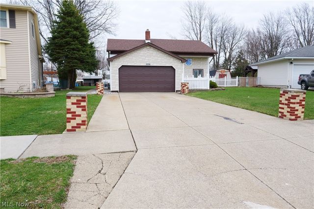 36360 Sunset Drive, Eastlake, OH 44095