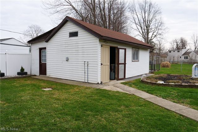 36360 Sunset Drive, Eastlake, OH 44095