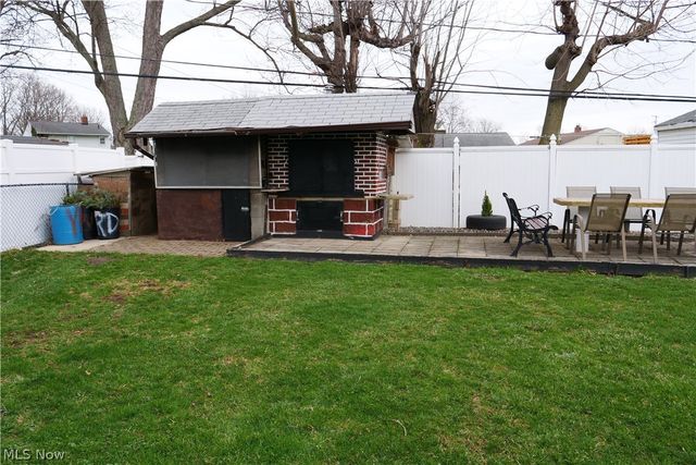 36360 Sunset Drive, Eastlake, OH 44095